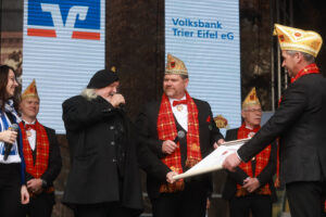 11.11.2025, Kornmarkt, Trier, GER, Karneval, ATK-Sessionseröffnung, im Bild


Foto © Sebastian J. Schwarz