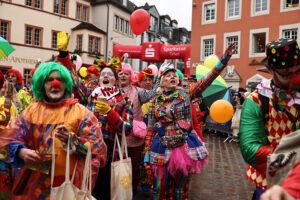 16.02.2026, Innenstadt, Trier, GER, Karneval, ATK Rosenmontagsumzug, im BildFoto © Sebastian J. Schwarz