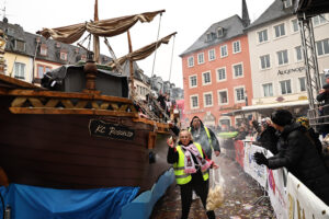 16.02.2026, Innenstadt, Trier, GER, Karneval, ATK Rosenmontagsumzug, im BildFoto © Sebastian J. Schwarz